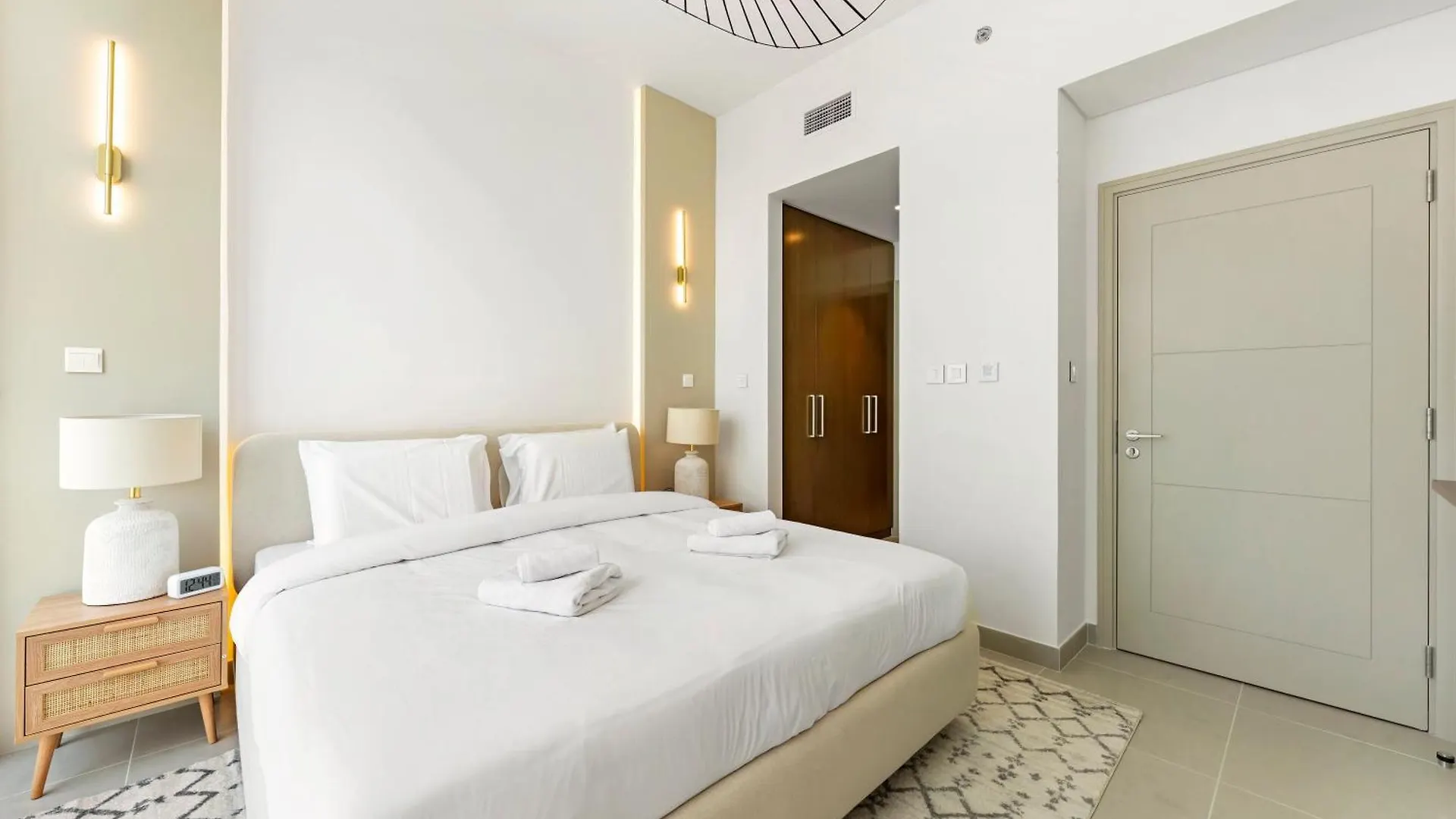 Brand New Downtown Unit! Bvlgari World Island View Apartment Dubai